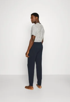 Pier One 2 Pack - Pyjamabroek - Dark Blue/Mottled Light Grey -Pier One Aanbiedingen Winkel 058df6f0d3f34a2aaf1cb22da08558a8 scaled