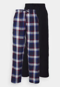 Pier One 2 Pack - Pyjamabroek - 503 - Dark Blue_302 - Red -Pier One Aanbiedingen Winkel 063b88d7f4b14317a1b84bef67ff886c scaled