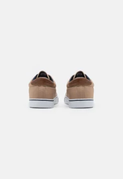 Pier One Unisex - Sneakers Laag - Brown -Pier One Aanbiedingen Winkel 0667ac52398a4cb28ca9239f7e349af9 scaled