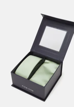 Pier One Set - Pochet - Light Green -Pier One Aanbiedingen Winkel 186418c4632045a49f49be956c5a79e1 scaled