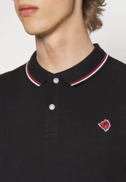 Pier One Poloshirt - Black -Pier One Aanbiedingen Winkel 1971d5a2b5a84212b49649da8027f07e scaled