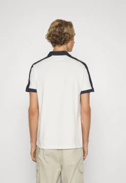 Pier One Poloshirt - Off-White -Pier One Aanbiedingen Winkel 1caf1274d0b24bac89f3d9fa5813de87 scaled