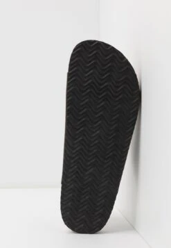 Pier One Unisex - Pantoffels - Brown -Pier One Aanbiedingen Winkel 23e143c048ee4fd8b5e22a3556ccfbfb