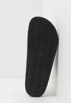 Pier One Unisex - Pantoffels - Brown -Pier One Aanbiedingen Winkel 23e143c048ee4fd8b5e22a3556ccfbfb scaled