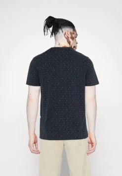 Pier One 5 Pack - T-Shirt Basic - Dark Blue/White/Red -Pier One Aanbiedingen Winkel 295c2df551ed43f6a208a62db37e5d5f scaled