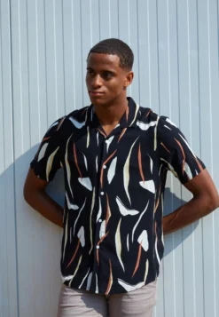 Pier One Contemporary Art Regular Resort- Overhemd - Black -Pier One Aanbiedingen Winkel 2d83ec63d164465989dae86a7aa08f89 scaled