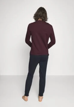 Pier One Pyjama -Dark Blue/Bordeaux -Pier One Aanbiedingen Winkel 34a871e63fd34211ac4e777f2698adc7