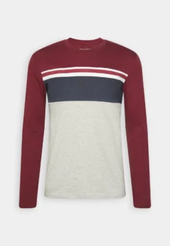 Pier One Longsleeve - Bordeaux 8 Pier One Longsleeve - Bordeaux -Pier One Aanbiedingen Winkel 37a13dcc2f9740d0b63ea291e6cec9f7 scaled