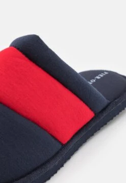 Pier One Unisex - Pantoffels - Dark Blue/Red -Pier One Aanbiedingen Winkel 3873ff5ffc164a00938853720f513c10