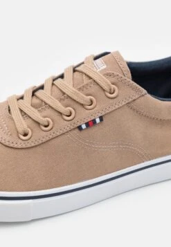 Pier One Unisex - Sneakers Laag - Brown -Pier One Aanbiedingen Winkel 3d8d930a9d594a348d328f3c83bbc354