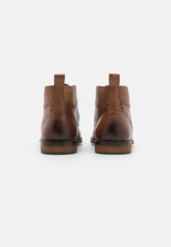 Pier One Leather - Veterboots - Cognac 8 Pier One Leather - Veterboots - Cognac -Pier One Aanbiedingen Winkel 3f8a750305bf4f36928deb47e77a5c7b scaled