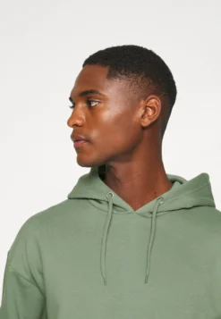 Pier One Hoodie - Desert Sage -Pier One Aanbiedingen Winkel 438e4d5b980a4df7b0c9f3e54da88c4d scaled