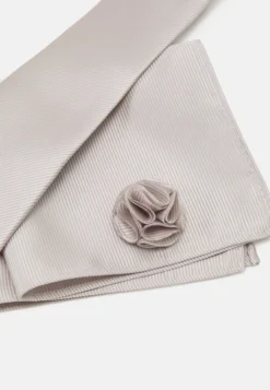 Pier One Set - Overige Accessoires - Silver -Pier One Aanbiedingen Winkel 452e98d41bb04aa69987b4e354cb6b93 scaled