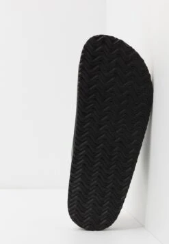 Pier One Unisex - Pantoffels - Black -Pier One Aanbiedingen Winkel 4a735c24e60449a29969a0148d036b07