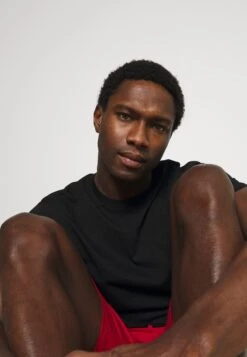 Pier One 3 Pack - Pyjamabroek - Black/Mottled Dark Grey/Red -Pier One Aanbiedingen Winkel 4f57fa2361ff43dba0b55c4847802e72