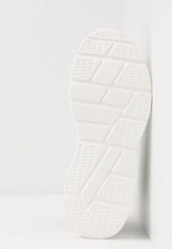 Pier One Sneakers Hoog - Black/White -Pier One Aanbiedingen Winkel 52b5e07059e148baa03e0194b33ba8c5