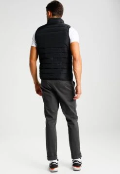 Pier One Bodywarmer - Black 7 Pier One Bodywarmer - Black -Pier One Aanbiedingen Winkel 5e42ae9a66b149619888a629f7061657