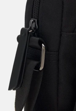 Pier One Unisex - Schoudertas - Black 7 Pier One Unisex - Schoudertas - Black -Pier One Aanbiedingen Winkel 6015a635267a4538aeda73eaf2b65393 scaled