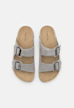 Pier One Leather Unisex - Pantoffels - Grey 9 Pier One Leather Unisex - Pantoffels - Grey -Pier One Aanbiedingen Winkel 6e172422b00e484a8ac21c5f565af9d6 scaled