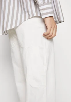 Pier One Carpenter Colored Twill- Straight Leg Jeans - Off-White -Pier One Aanbiedingen Winkel 72381b5c0ea4476da8022189e3b24b31 scaled