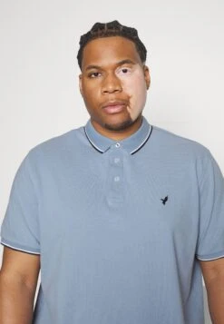 Pier One Poloshirt - Light Blue 9 Pier One Poloshirt - Light Blue -Pier One Aanbiedingen Winkel 74e9751cbda04c418ae802e7ac79af9f