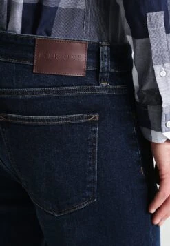 Pier One Basic - Straight Leg Jeans - Dark Blue Denim -Pier One Aanbiedingen Winkel 7aa5df5983c44365808e18ddcad2589e