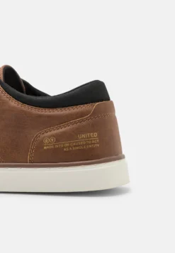 Pier One Sneakers Laag - Cognac -Pier One Aanbiedingen Winkel 8733e13d37d6492285523affe08eb939 scaled