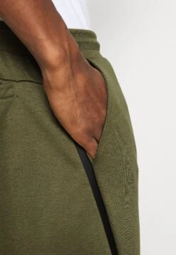 Pier One Trainingsbroek - Olive -Pier One Aanbiedingen Winkel 92124823220646329f52c61a38cf8de5