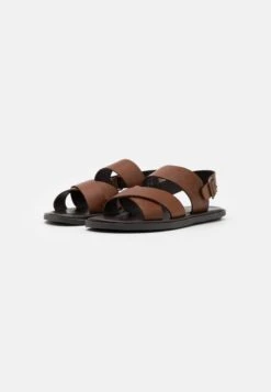Pier One Unisex - Sandalen - Cognac -Pier One Aanbiedingen Winkel 93d59b6c78964396a0134fb24776a5f7