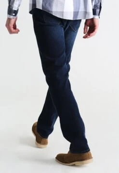 Pier One Basic - Straight Leg Jeans - Dark Blue Denim -Pier One Aanbiedingen Winkel a4ebfb4549ae43cc8fd6ef9a34b37b32