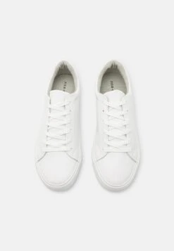 Pier One Sneakers Laag - White -Pier One Aanbiedingen Winkel a69f39e681f54ad190389a1a133e901d