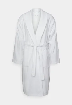 Pier One Shawl Towel Bathrobe - Badjas - White 10 Pier One Shawl Towel Bathrobe - Badjas - White -Pier One Aanbiedingen Winkel ae61951bd55140ac9d167b819a7964f5 scaled