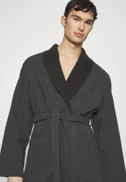 Pier One Shawl Towel Bathrobe - Badjas - Dark Grey -Pier One Aanbiedingen Winkel aedd72cbd7d04b83bcef8a6c104e08f9 scaled
