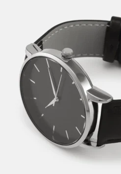 Pier One Horloge - Black/Silvercoloured -Pier One Aanbiedingen Winkel b21304d4d8ec4553ac54e4d73133cd2c scaled