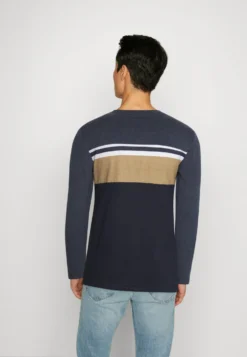 Pier One Longsleeve - Dark Blue -Pier One Aanbiedingen Winkel ba366497d7eb4af09b52f431d4e23365 scaled