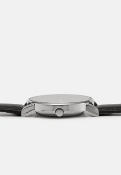 Pier One Horloge - Black/Silvercoloured -Pier One Aanbiedingen Winkel bd3d862d66074e7da00979f93f7842ad scaled