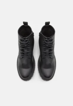Pier One Unisex - Veterboots - Black 9 Pier One Unisex - Veterboots - Black -Pier One Aanbiedingen Winkel be294022a8fa4b439a852bd7c70d8bb6 scaled