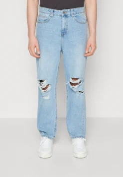 Pier One Distress On Knees - Relaxed Fit Jeans - Light Blue Denim