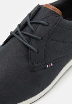 Pier One Sportieve Veterschoenen - Dark Blue/White -Pier One Aanbiedingen Winkel dff75f48d15744d2a2c522f733b15946