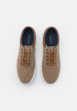 Pier One Sneakers Laag - Taupe -Pier One Aanbiedingen Winkel e9072030cb6f46b8b971518332e5e666 scaled