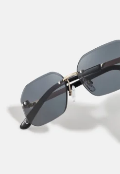 Pier One Unisex - Zonnebril - Black 14 Pier One Unisex - Zonnebril - Black -Pier One Aanbiedingen Winkel ec1440da36d84c4cab411fe4e36066e2 scaled