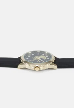 Pier One Unisex - Horloge - Black/Gold-Coloured -Pier One Aanbiedingen Winkel ed19f589c477427f837a78c8d3b27511 scaled