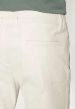Pier One Chino - White 11 Pier One Chino - White -Pier One Aanbiedingen Winkel eeb5fc9811444f8fba403a1a0cd3e719 scaled