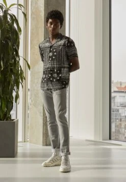 Pier One Unisex - Overhemd - Black