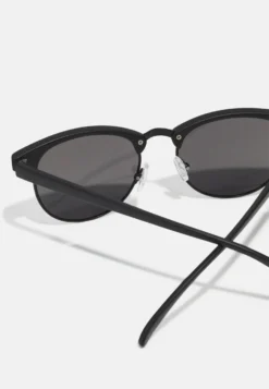 Pier One Unisex - Zonnebril -Black 6 Pier One Unisex - Zonnebril -Black -Pier One Aanbiedingen Winkel f41786acb4f54644b6e1caf49d70a762 scaled