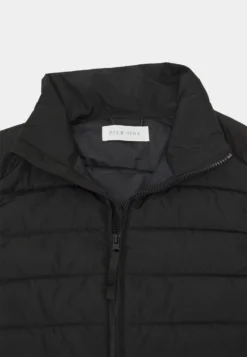Pier One Bodywarmer - Black -Pier One Aanbiedingen Winkel f4888c40f5f941bcb27bf9cb3e8f84e8 scaled
