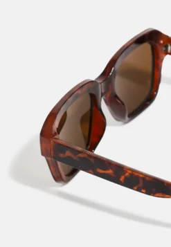 Pier One Unisex - Zonnebril - Black 13 Pier One Unisex - Zonnebril - Black -Pier One Aanbiedingen Winkel faad10b8a5a2445f865f09b5d12427d1 scaled